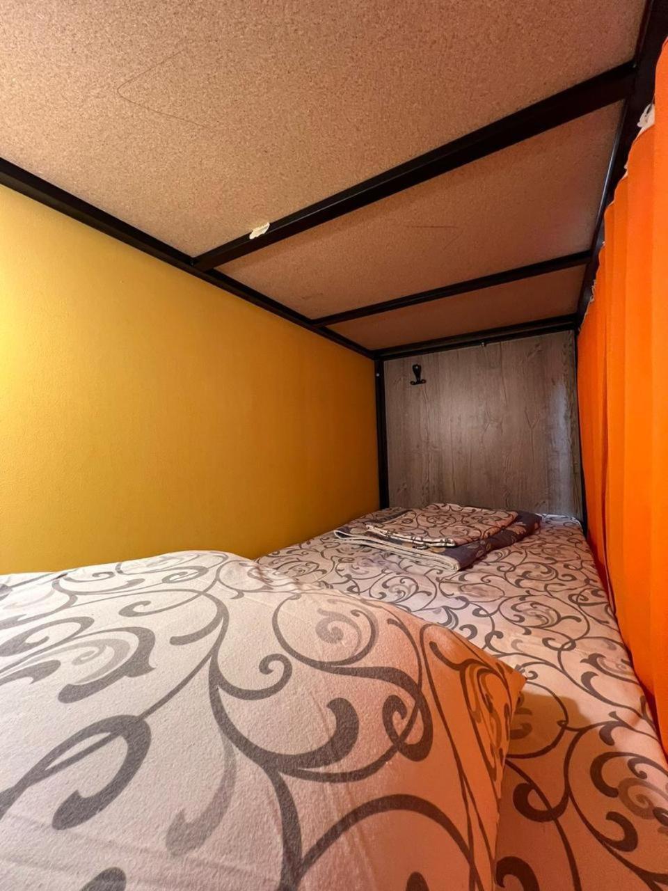 Рой Hostel Almaty Luaran gambar