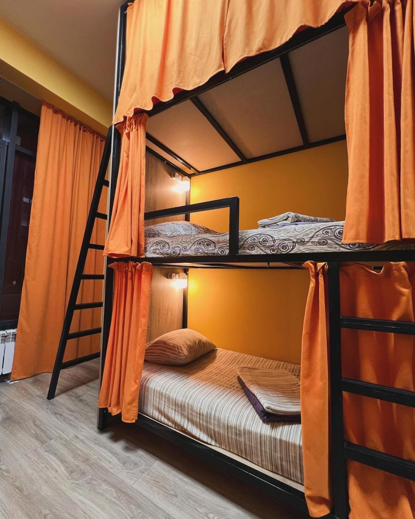 Рой Hostel Almaty Luaran gambar
