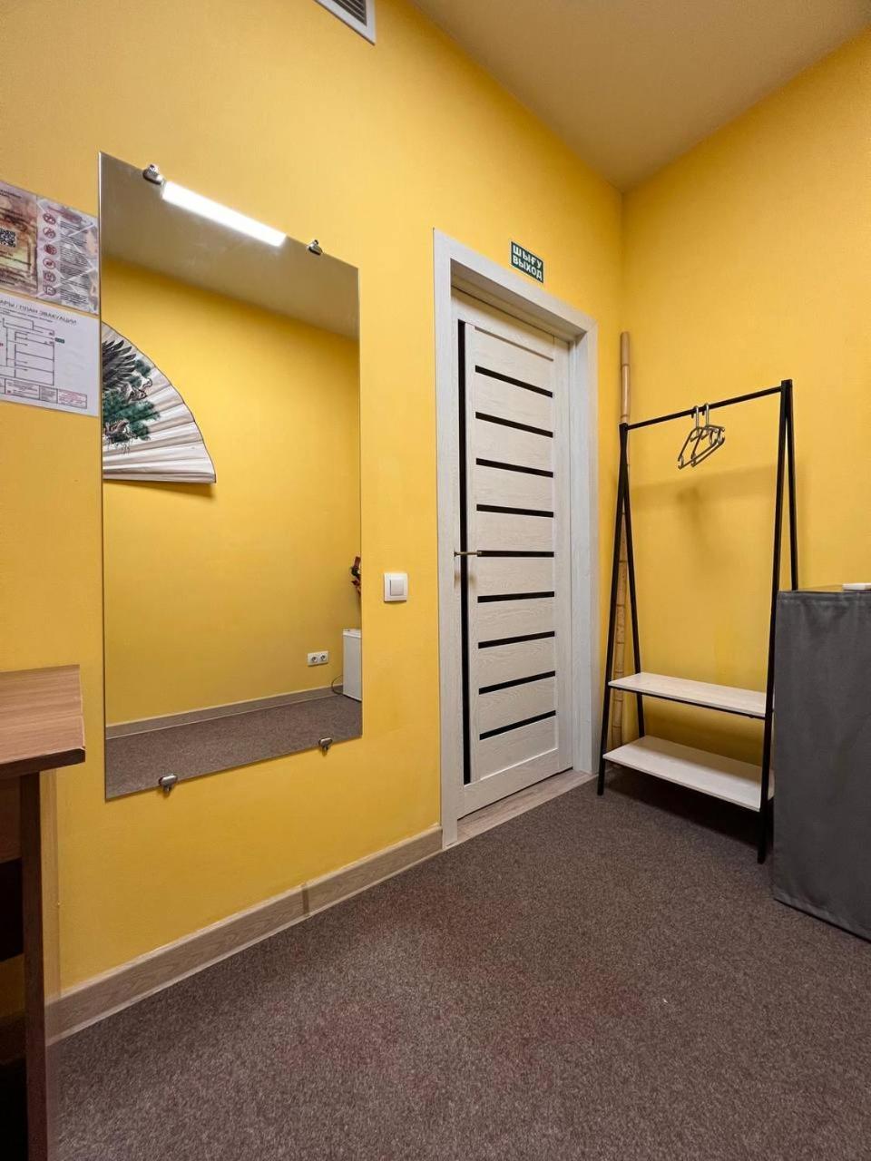 Рой Hostel Almaty Luaran gambar
