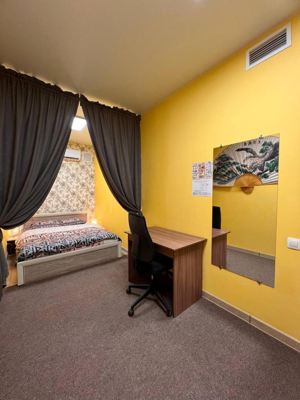 Рой Hostel Almaty Luaran gambar