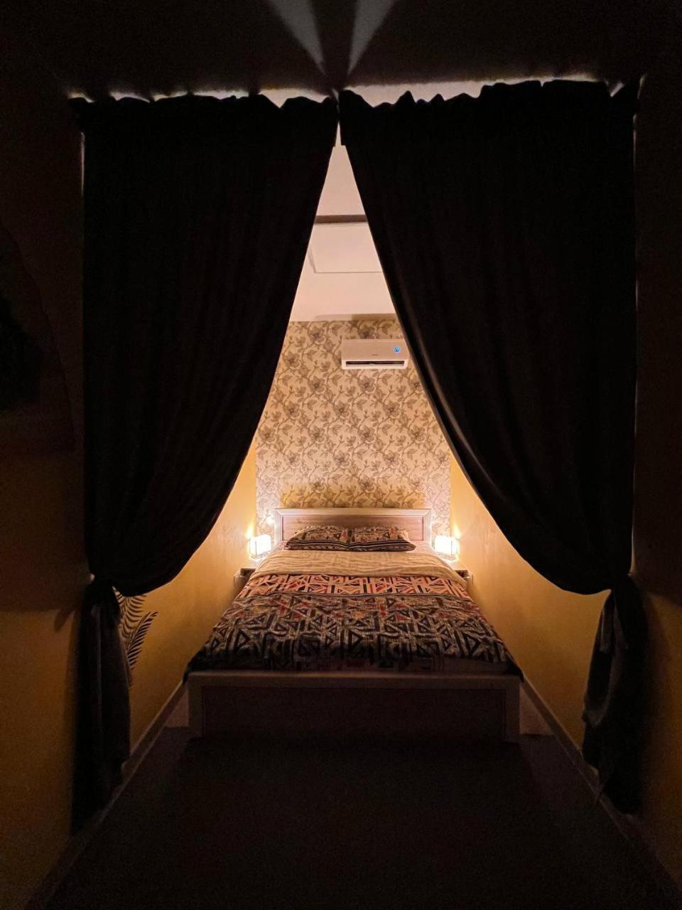 Рой Hostel Almaty Luaran gambar