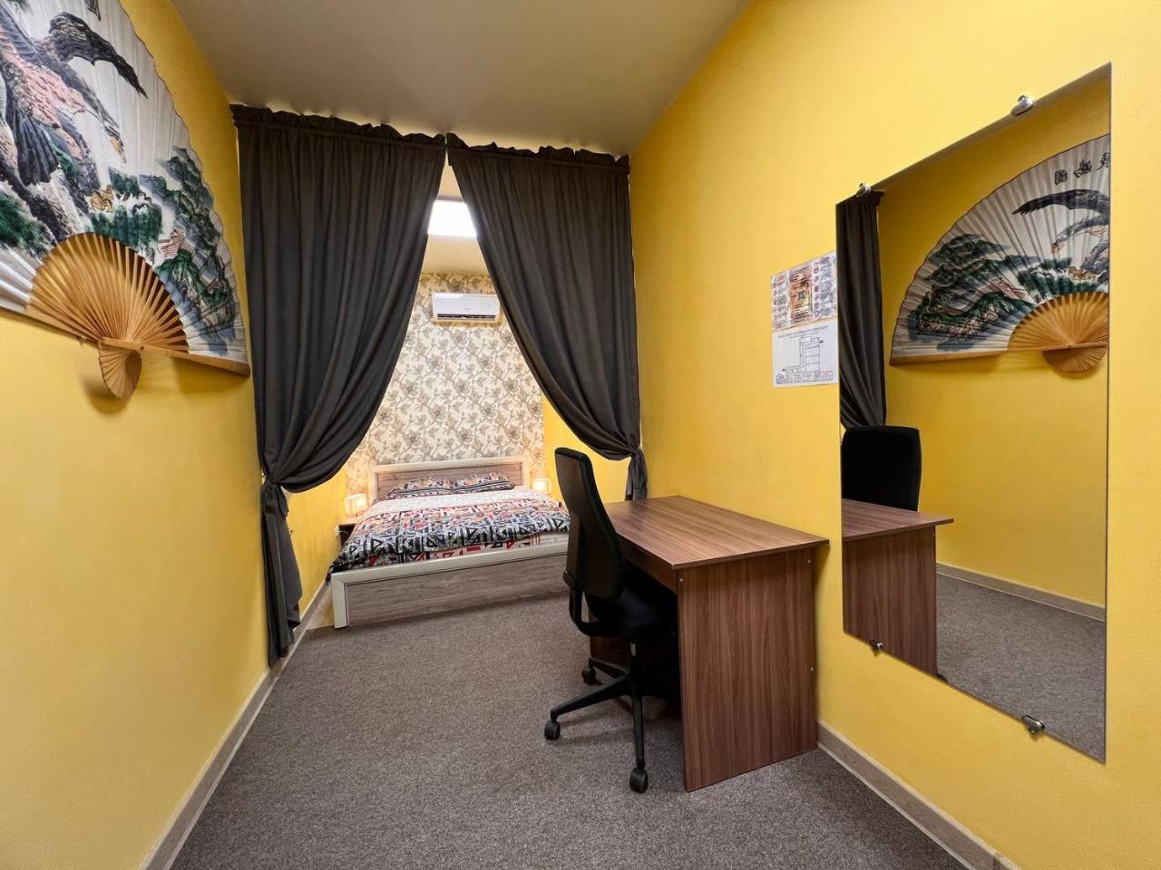 Рой Hostel Almaty Luaran gambar